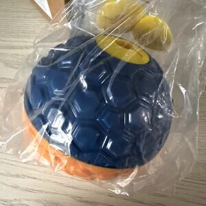 Dog Food Dispensing Ball Giggling NEW